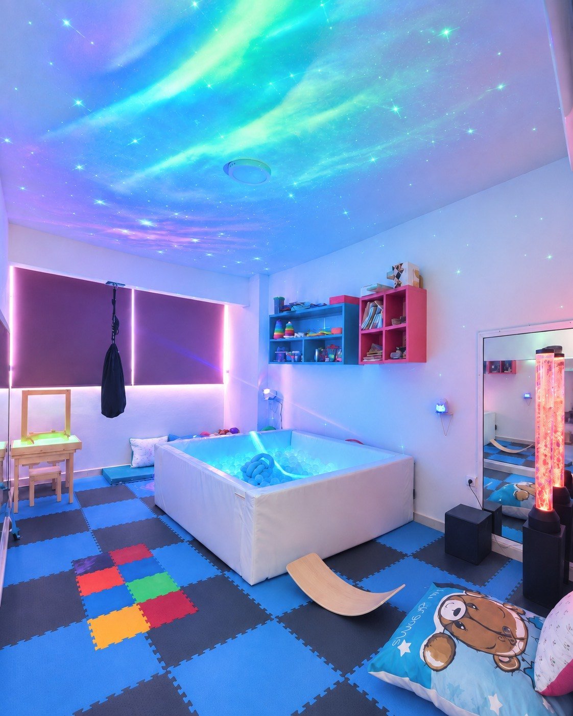 Sala Snoezelen real de Multisensorial Veracruz con piscina sensorial, iluminación y equipamiento terapéutico